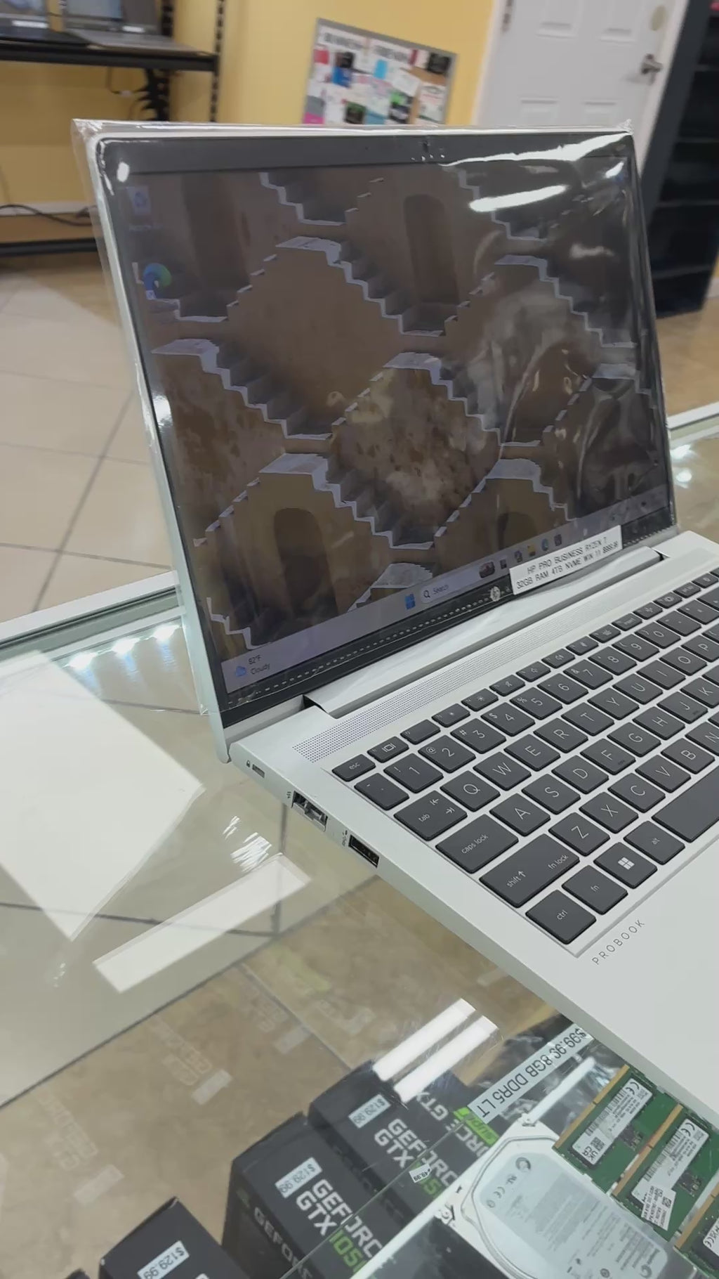 HP 14” Pro Laptop Ryzen 7 32GB RAM 4TB NVME Win 11